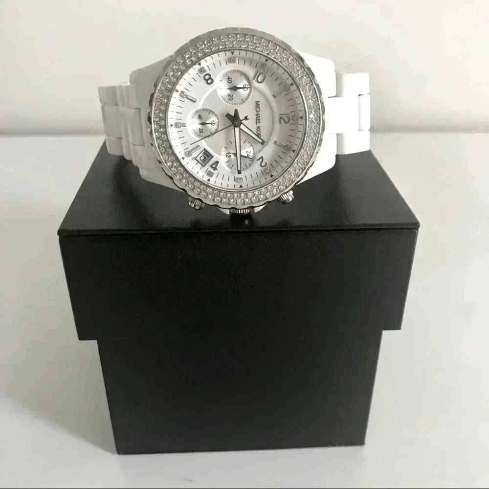 MICHEAL KORS WHITE  RUNWAY WATCH MK 5300